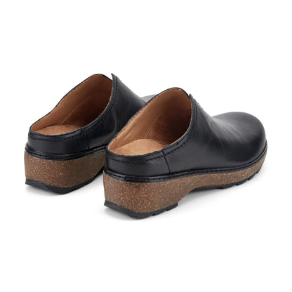 Kolia Round Toe Slip-on Casual Clogs - Earth Shoes Signature