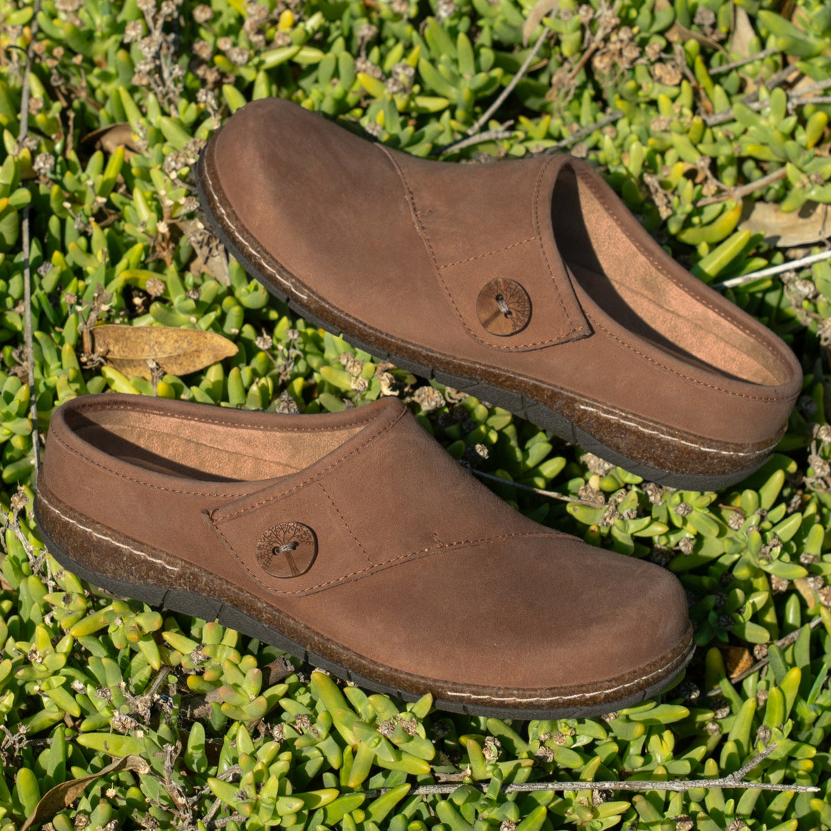 Ezra Slip-On Clogs - Earth Shoes Featured