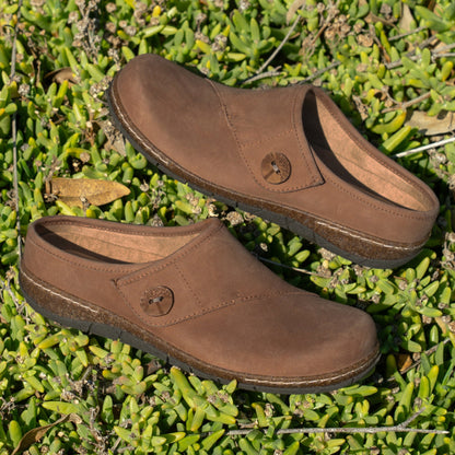 Ezra Slip-On Clogs - Earth Shoes Popular